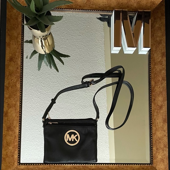 MICHAEL Michael Kors pebbled leather crossbody bag - Picture 1 of 7